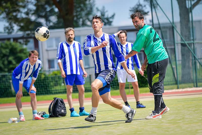 Závěrečné kolo nadstavby rozhodlo o tom, že vítězem 36. ročníku Žďárské ligy malé kopané se stali fotbalisté mužstva FC Benjamin.