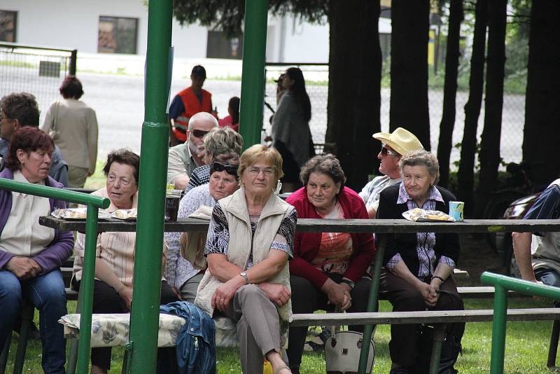 Na své si na akci přijdou milovníci harmonik a heligonek i náruživí tanečníci.