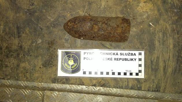 U Osové na Žďársku našel muž dělostřelecký granát z druhé světové války