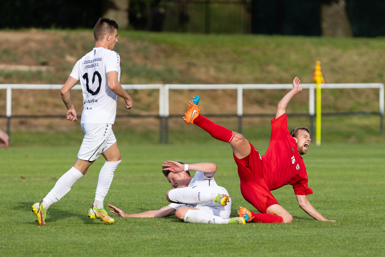 Fotogalerie: Fotbal divize: Žďár n. S. - Start Brno 1:0 - Brněnský deník