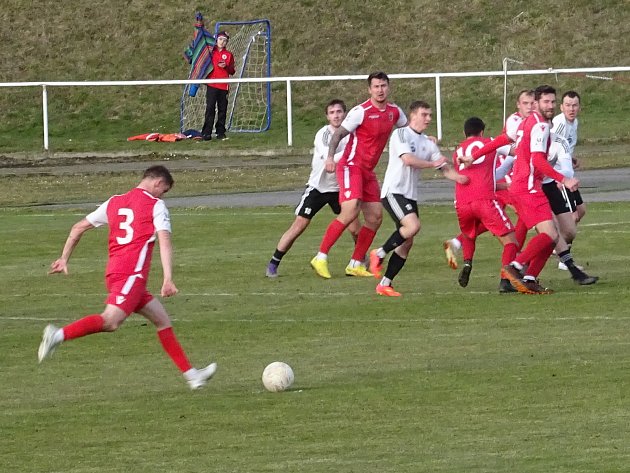 VIDĚLI JSME: Fotbalisté Bystřice vykročili ideálně. Brod i Humpolec začaly zle