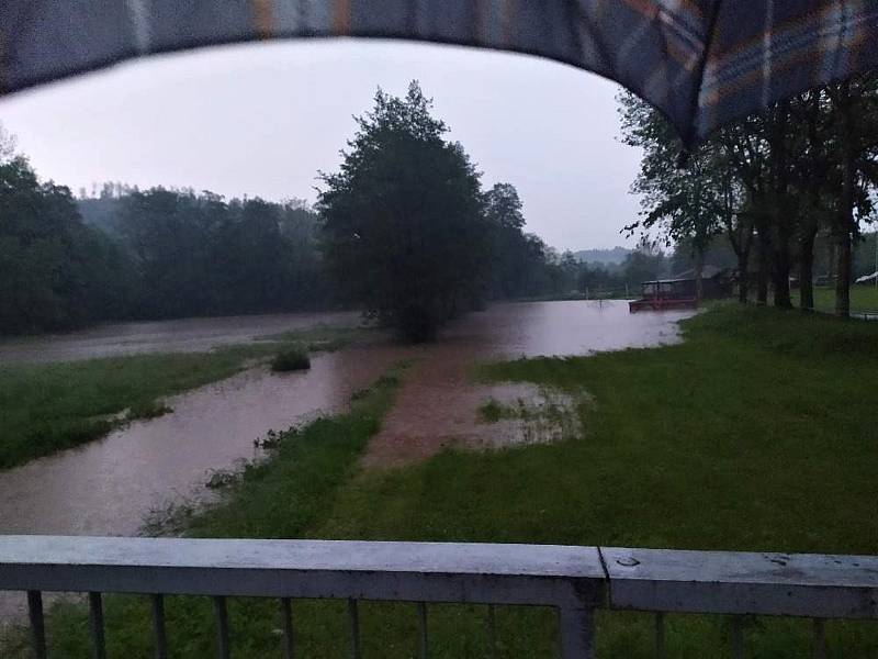 Řeka Svratka se v Borovnici rozlévá rok co rok.