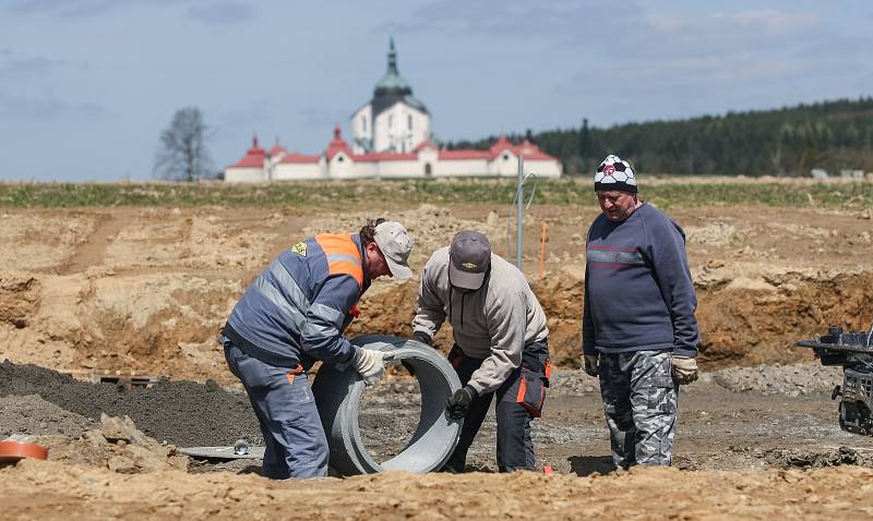 V Žďáře nad Sázavou se staví sítě pro obytné domy – parcely na Klafaru: