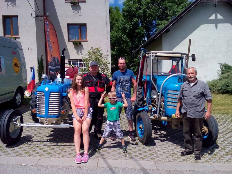 Škrdlovický fanoušek starých traktorů Martin Havelka ve čtvrtek úspěšně dorazil na sraz historických traktorů v přímořském městečku Łazy v Polsku. 800 kilometrů dlouhá cesta mu trvala čtyři dny. „Dojel jsem o den dřív, než bylo v plánu, celá cesta probíha