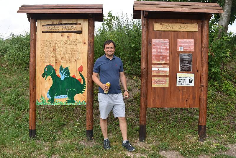 Lidé jsou dle Michala Nešpůrka nad očekávání poctiví, pouze jednou se stalo, že bar někdo vykradl.