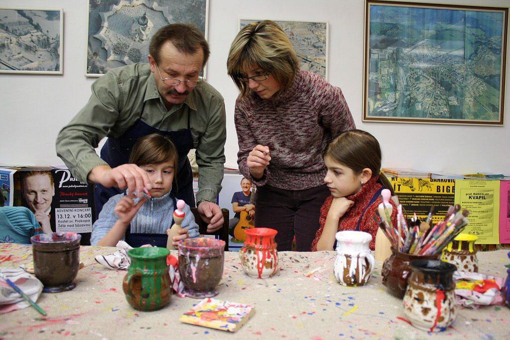 Děti malovaly lidové hračky - Žďárský deník