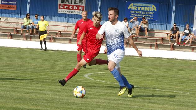 Na úvod nového ročníku moravskoslezské divize D se fotbalisté Polné (v modrobílém) i Staré Říše představí na stadionech svých krajských rivalů.