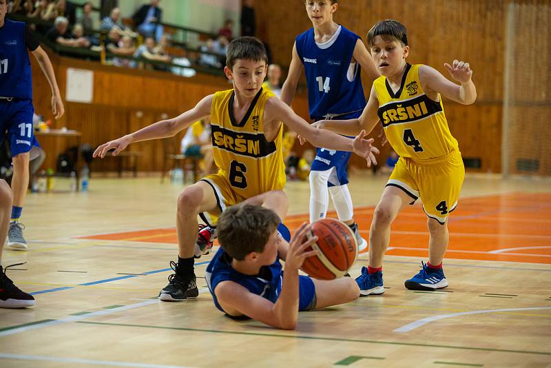 Dvě sportovní haly ve Žďáře nad Sázavou hostily o uplynulém víkendu Národní finále v basketbalu minižáků kategorie U12. Domácí Vlčata obsadila pěkné páté místo.