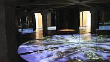 Hudba, světlo, stíny, pohyblivé obrazy na podlaze - to je Kaleidoskop, vstupní vjemový prostor do barokní části výstavy.