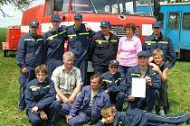 Členové pikáreckého sboru se mimo jiné účastní různých hasičských soutěží (na snímku z roku 2006). 