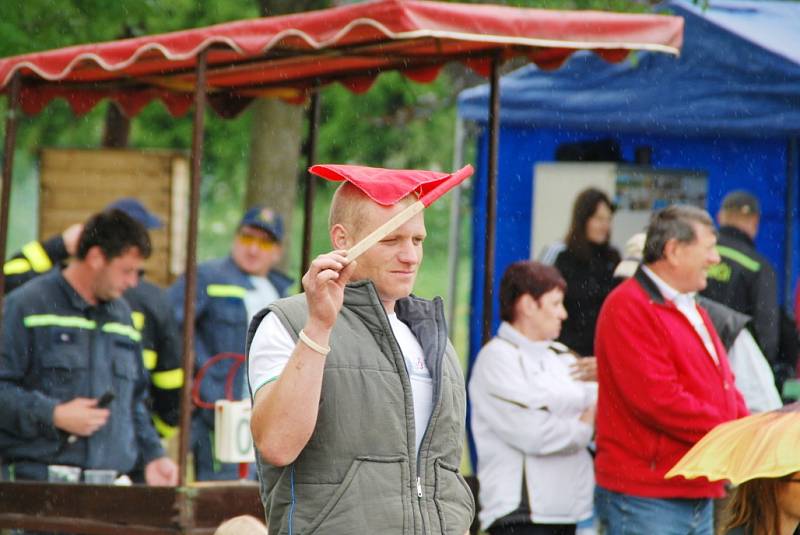 Hasičský fotbal v Pohledci.