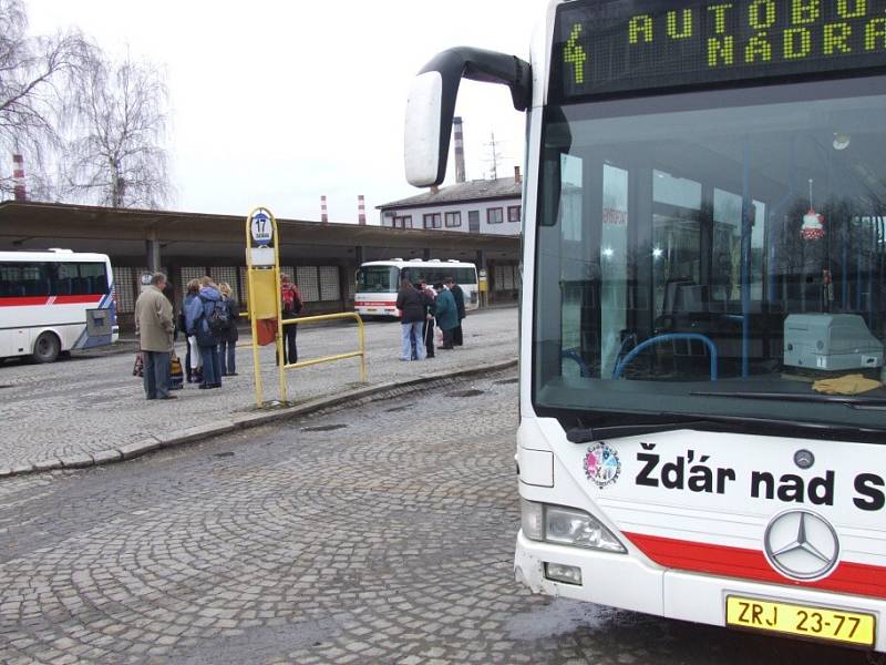 Autobusové nádraží ve Žďáře.