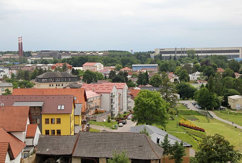 Výhled z věže kostela svatého Prokopa ve Žďáře nad Sázavou