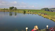 Na rybníku Zvonďáku v Jívoví se uskutečnila tradiční soutěž v lovu ryb na udici. Přijelo 48 soutěžících, mezi nimi i tři ženy.