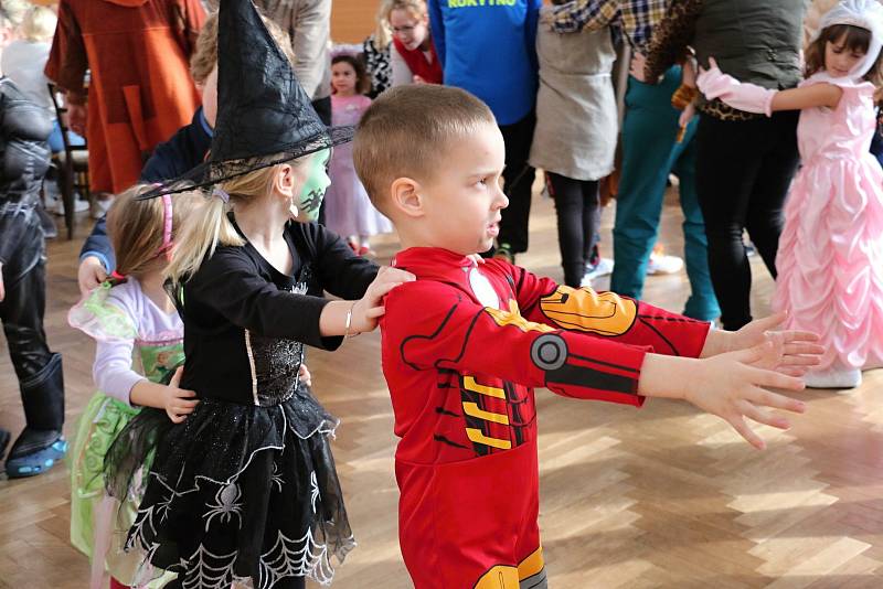 Karneval v Rokytně se každoročně koná pod taktovkou místních hasičů.