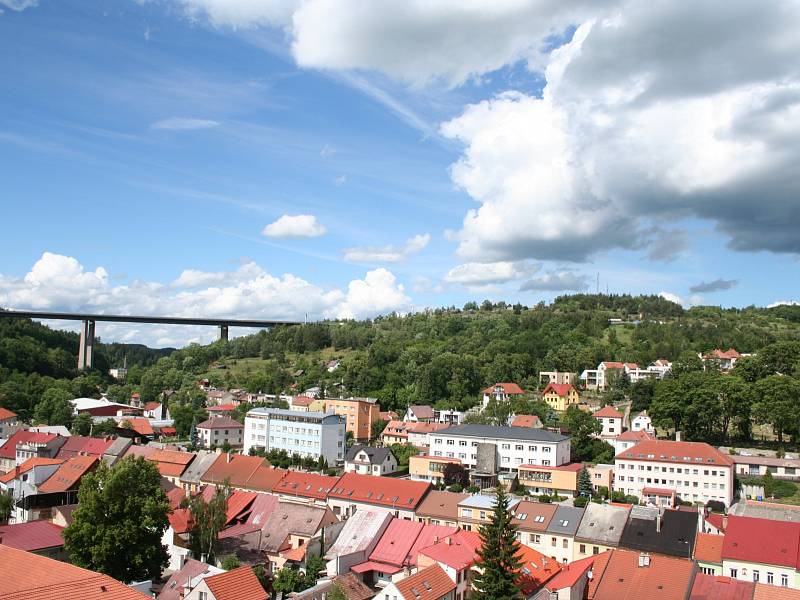 Výhled z věže kostela svatého Mikuláše ve Velkém Meziříčí