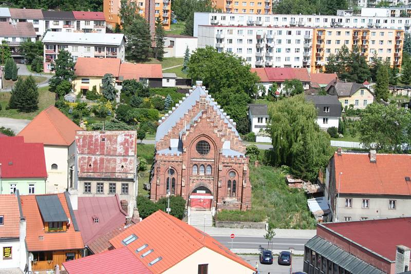 Výhled z věže kostela svatého Mikuláše ve Velkém Meziříčí