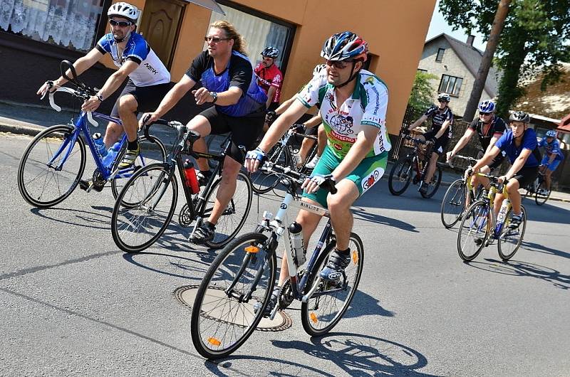 Charitativní akce Na kole dětem Žďárskými vrchy se v sobotu zúčastnilo asi 250 cyklistů. 