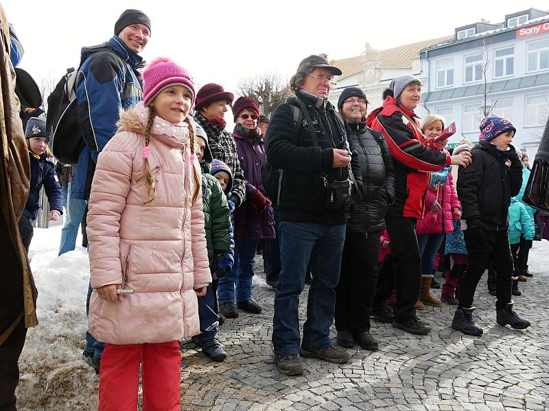 Druhý ročník znovuobnovené tradice přilákal výrazně více masek i diváků, než tomu bylo vloni.