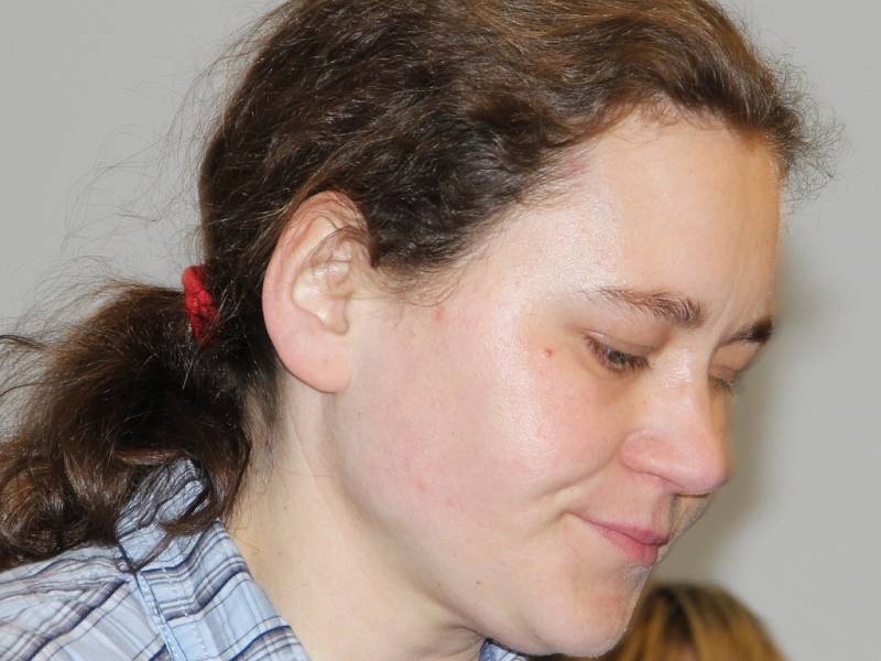 Helena Vrbková se u soudu přiznala, že v parku do muže kopala. 