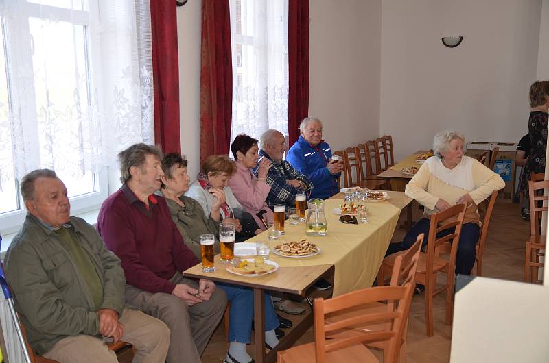 V Dlouhém připravili hodnotící komisi pestrý program a krásné ukázky ze života obce.