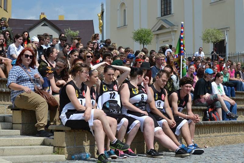 Už potřetí připravila Vyšší odborná škola a Střední odborná škola zemědělsko-technická Bystřice nad Pernštejnem znovuobnovený majáles.