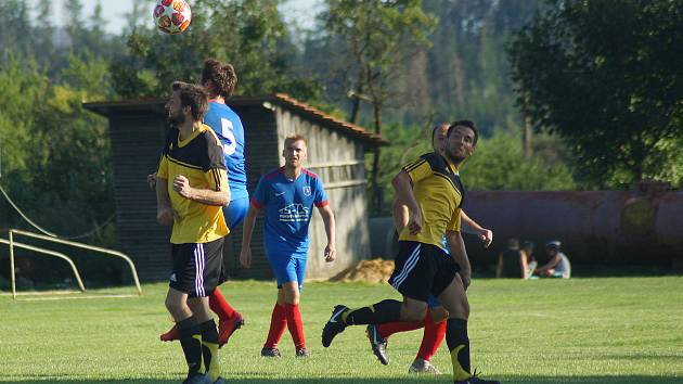 Fotbalisté Radešínky jsou bez trenéra, hráči Měřína i Moravce začali pozvolna