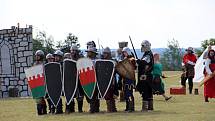Hřiště nad Škrdlovicemi se o víkendu proměnilo ve středověkou vesnici, program vyvrcholil sobotní bitvou.