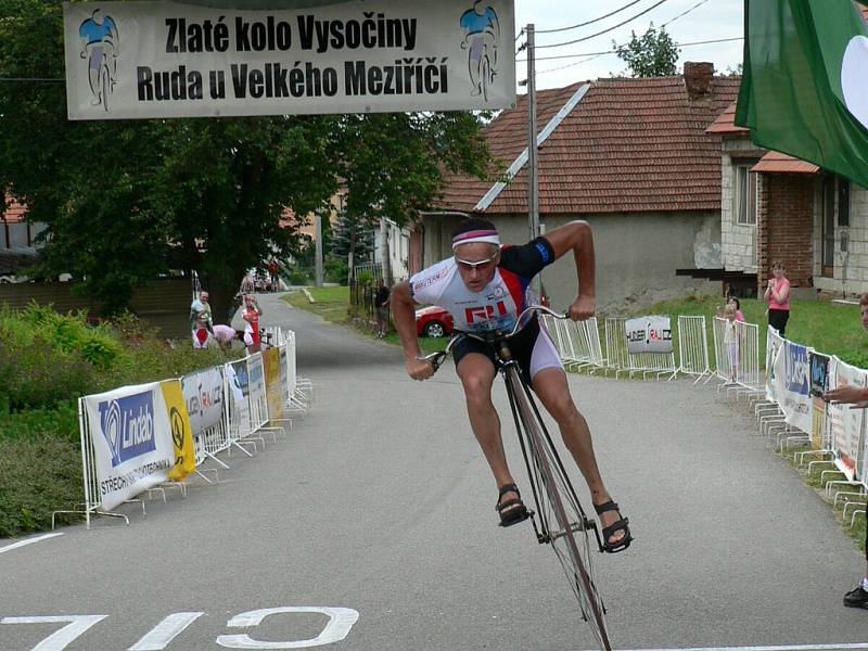 Do Rudy v sobotu dorazí už potřetí také mistr světa v jízdě na vysokém kole Josef Zimovčák. 