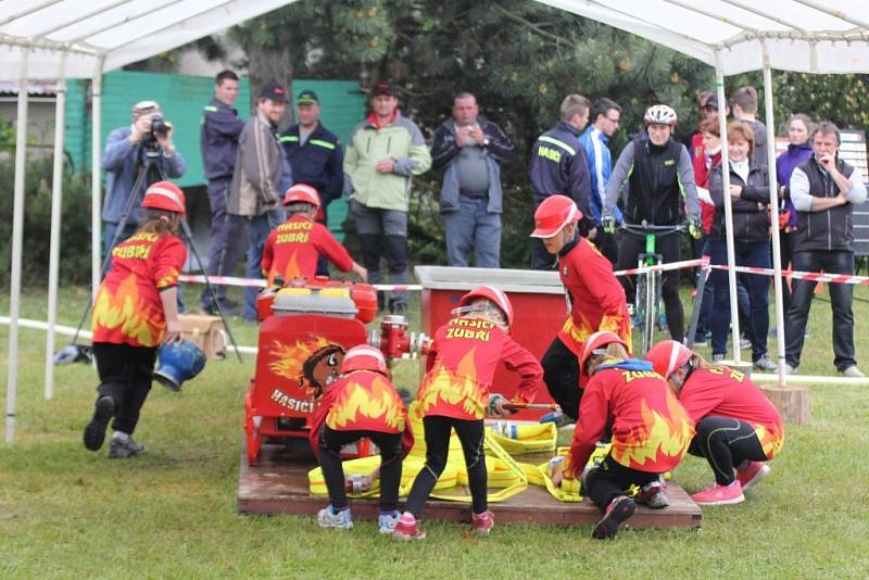 Seriál závodů o Novoměstský pohár soptíků odstartoval v Dlouhém. Osmnáct družstev z osmi obcí předvádělo rychlý hasičský útok.