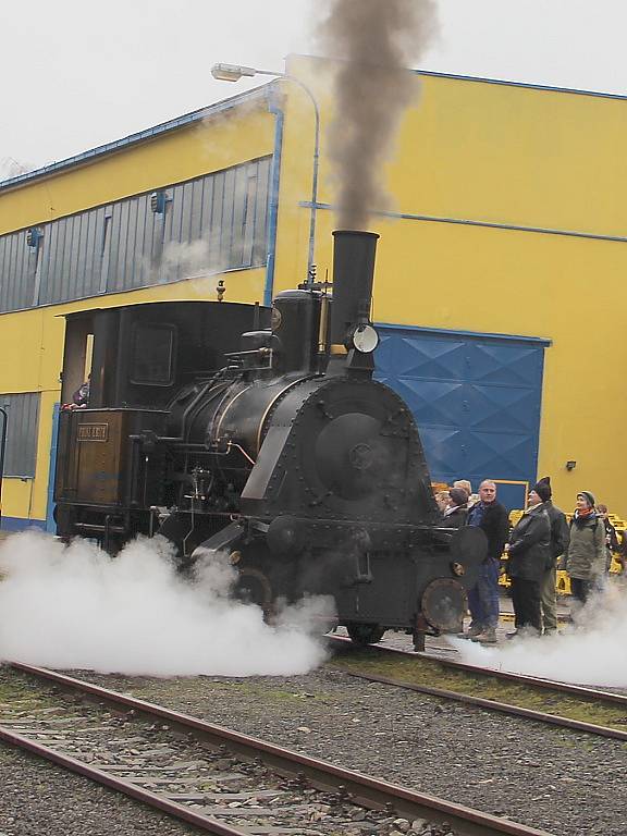 Návštěvní den s předváděcími jízdami železničních vozidel v Sázavě.