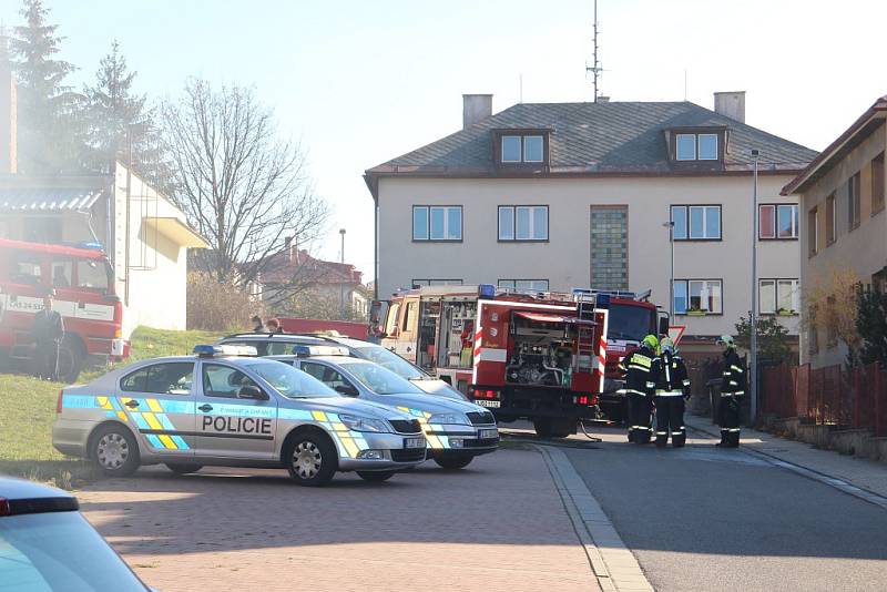 Ve Žďáře hořel sklad zábavní pyrotechniky.