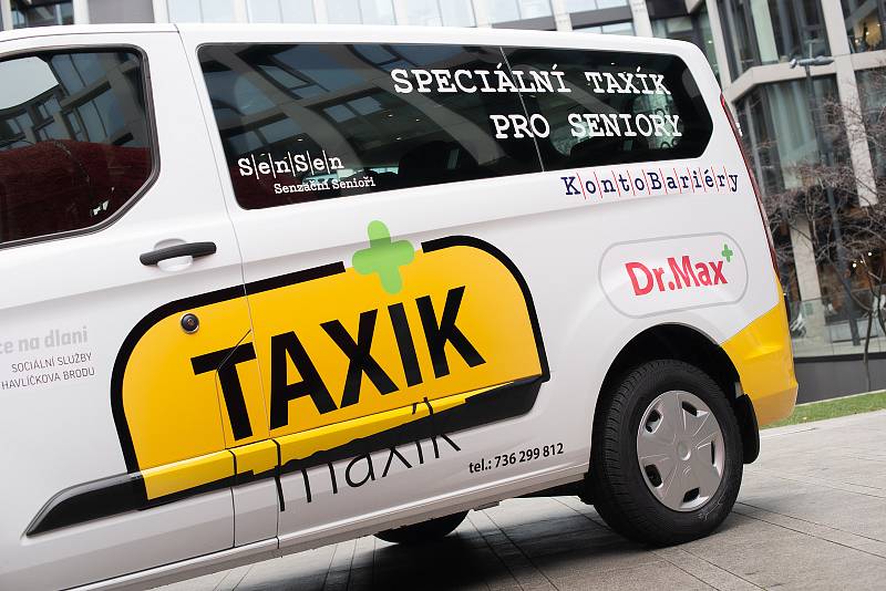 Zvýhodněnou dopravu pro seniory a handicapované na Vysočině zajišťuje Taxík Maxík.