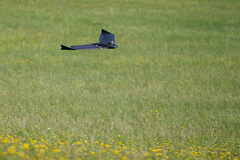 Dron s kamerou dne 13. srpna 2020 snímkoval lesy v okolí Vysočina arény a pomáhal tak v odhalení stromů napadených kůrovcem.