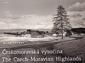 Nová kniha, kterou v letošním roce vydalo nakladatelství Fotep, je k dostání v knihkupectvích. Zachycuje krajinu Českomoravské vrchoviny před půl stoletím. 