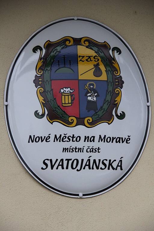 Dvě stě pět let existence kapličky Jana Nepomuckého obyvatelé novoměstského Zasrance důkladně oslavili.
