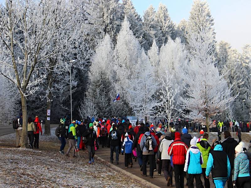 Biatlonoví fanoušci se v sobotu do Vysočina Areny začali přesunovat už čtyři hodiny před začátkem závodů. 