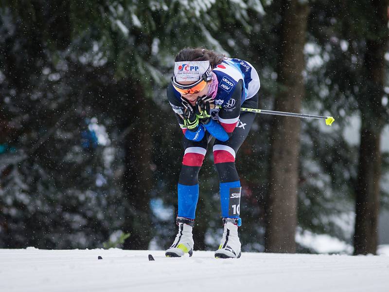 Kateřina Razýmová stíhacím závodě žen na 10 km klasicky v rámci Světového poháru v běhu na lyžích.