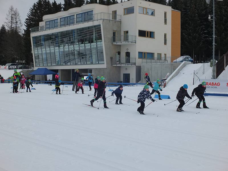 Dopoledne v novoměstské Vysočina Areně patřilo hlavně dětským závodníkům. Po nich přišli na řadu dospělí.