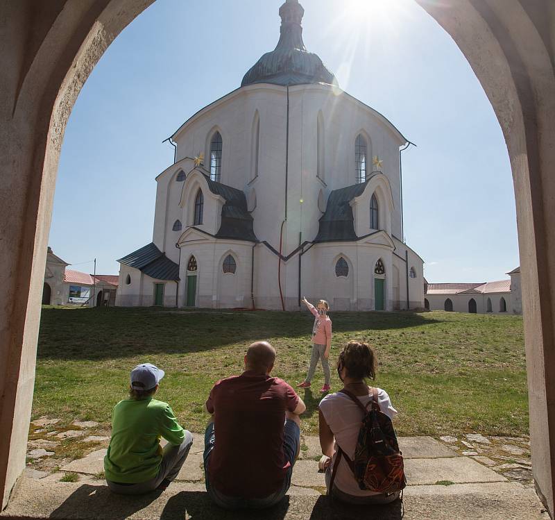 V neděli 12. dubna 2020 lidé vyrazili do přírody na Žďársku.