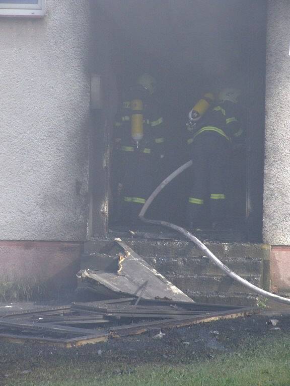 Ve Žďáře nad Sázavou v ulici Bratří Čapků hořel sklad zábavní pyrotechniky. 