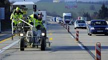 Na dálnici D1 mezi Měřínem a Velkým Meziříčím začala 26. ledna platit dopravní omezení kvůli pracím na modernizaci tohoto úseku.