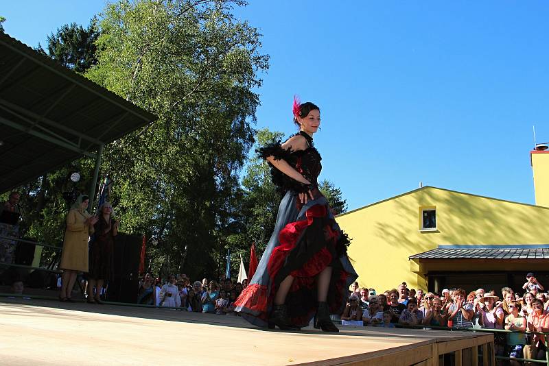 Při tradičním Retrodnu se ve Svratce bavili už podeváté. Foto: Deník/Lenka Mašová