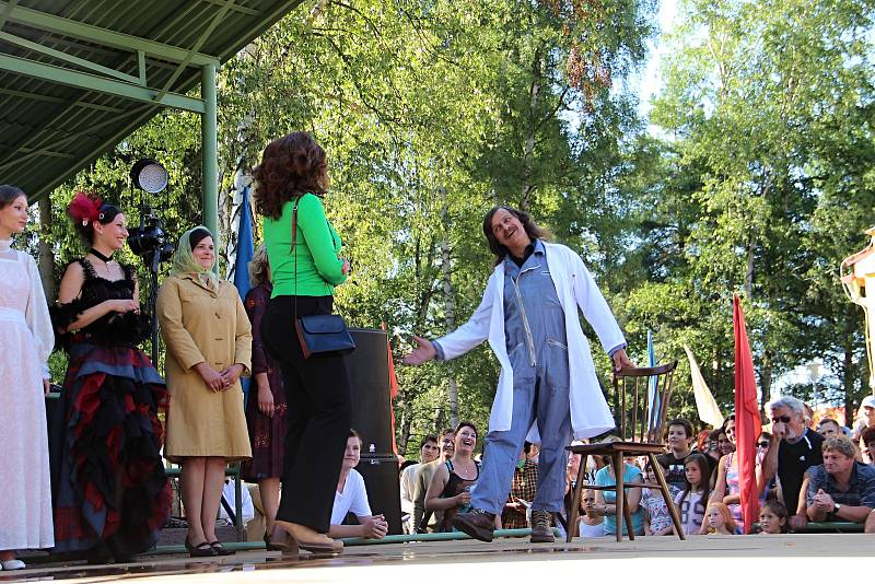 Při tradičním Retrodnu se ve Svratce bavili už podeváté. Foto: Deník/Lenka Mašová