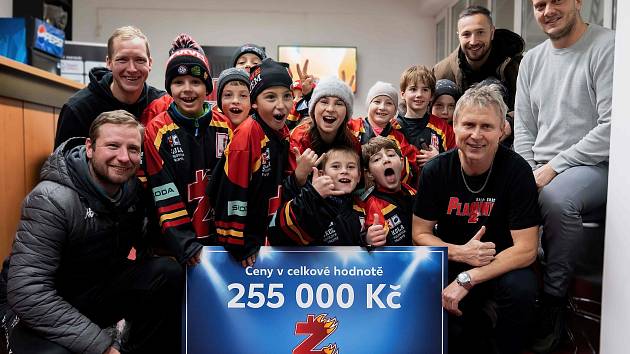 Hokejový klub ve Žďáře nad Sázavou vyhrál  v soutěži společnosti Kaufland Puky pomáhají ceny v celkové hodnotě více než čtvrt milionu korun.