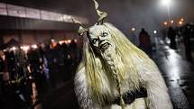 Pochod krampusů ve Žďáře nad Sázavou.