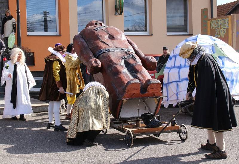 Koncem února v Pikárci uspořádali ostatkové slavnosti. Příznivci masopustního veselí se mimo jiné společně vrátili na dvůr císaře Rudolfa II.