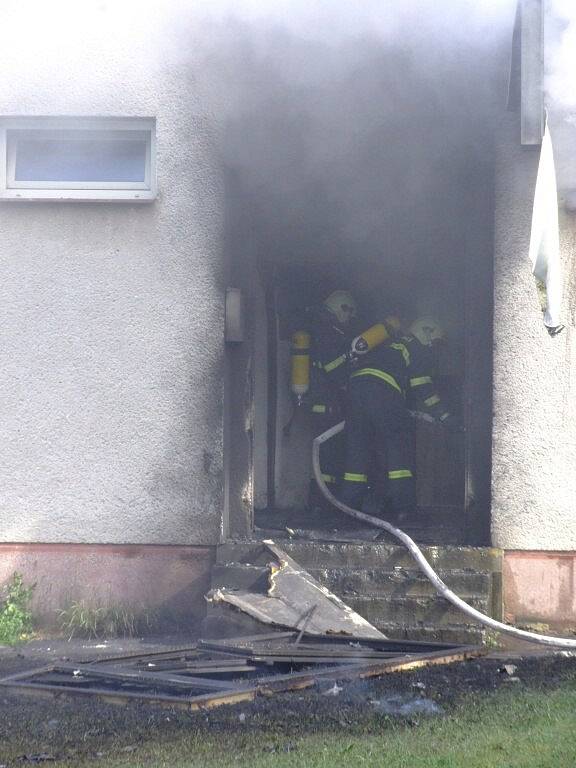 Ve Žďáře nad Sázavou v ulici Bratří Čapků hořel sklad zábavní pyrotechniky. 