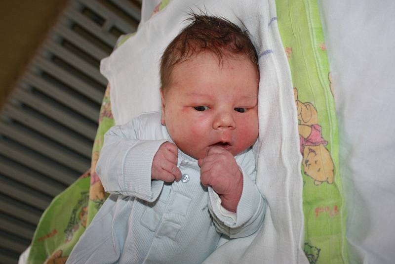 Matyáš Fenyk, Žďár nad Sázavou, 22.3. 2017, 3670 g, 51 cm