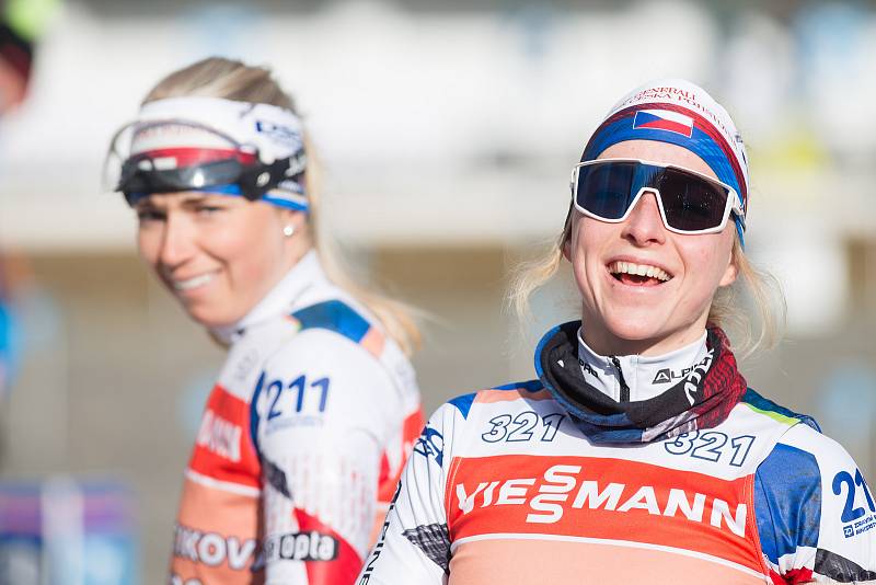 Trénink žen na Světovém poháru v biatlonu v Nové Městě na Moravě. Na snímku Markéta Davidová.a Eva Puskarčíková.